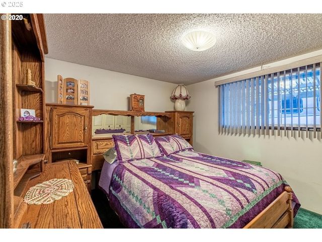 1960 RANCH Rd, Reedsport, OR 97467