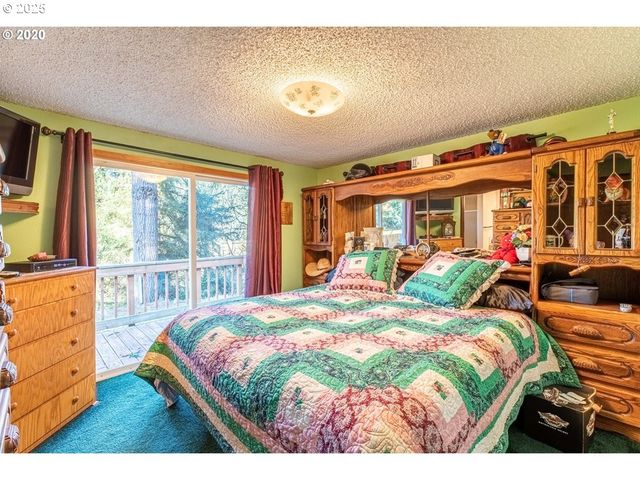 1960 RANCH Rd, Reedsport, OR 97467