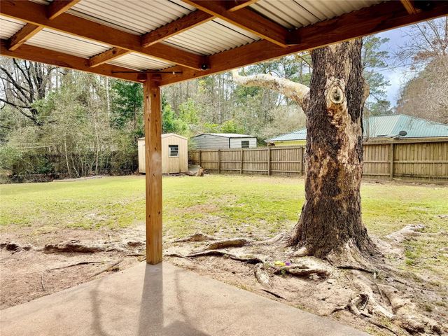 923 North Nellius Street, Woodville, TX 75979