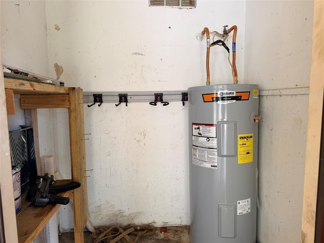 923 North Nellius Street, Woodville, TX 75979