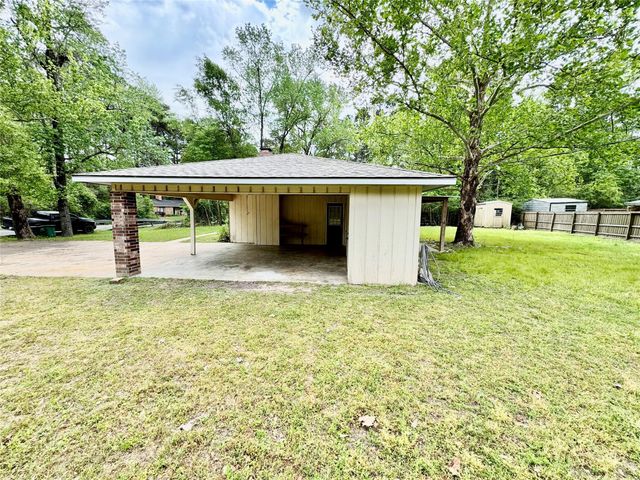 923 North Nellius Street, Woodville, TX 75979