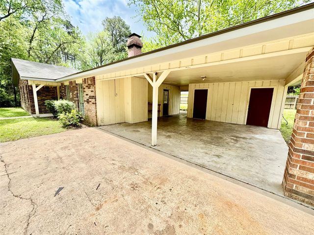 923 North Nellius Street, Woodville, TX 75979