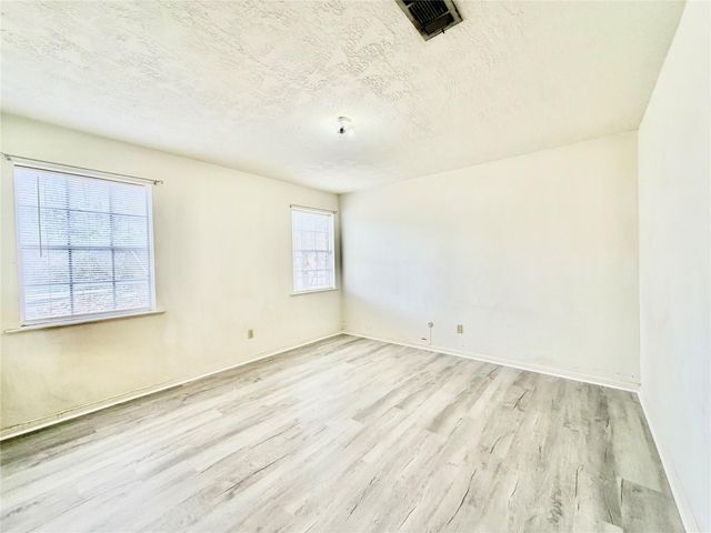 923 North Nellius Street, Woodville, TX 75979