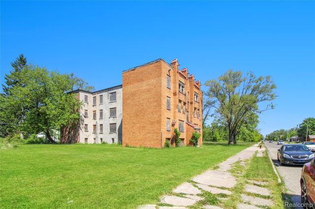 18055 Schoenherr Street, Detroit, MI 48205