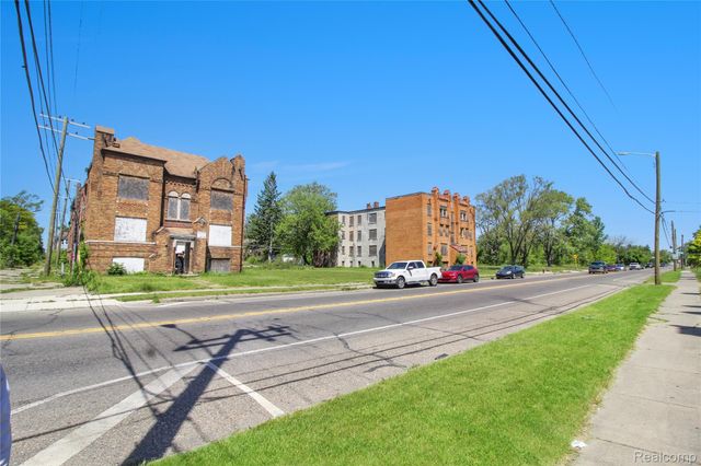 18055 Schoenherr Street, Detroit, MI 48205