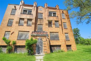 18055 Schoenherr Street, Detroit, MI 48205