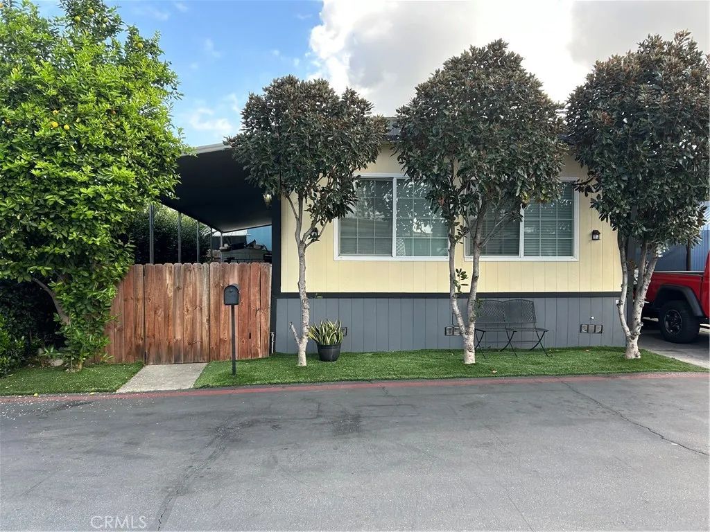 16600 Orange 48, Paramount, CA 90723
