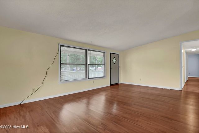 250 Bream Street, Holly Ridge, NC 28445