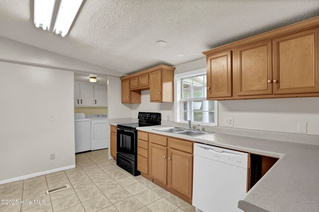250 Bream Street, Holly Ridge, NC 28445