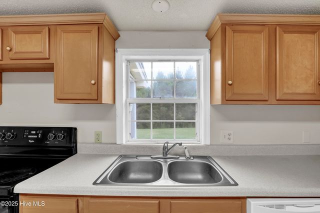 250 Bream Street, Holly Ridge, NC 28445