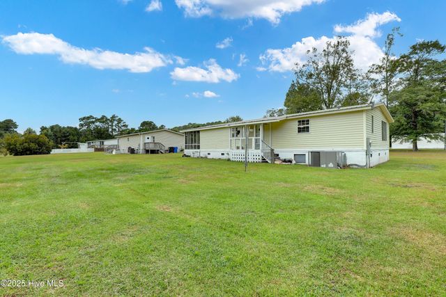 250 Bream Street, Holly Ridge, NC 28445