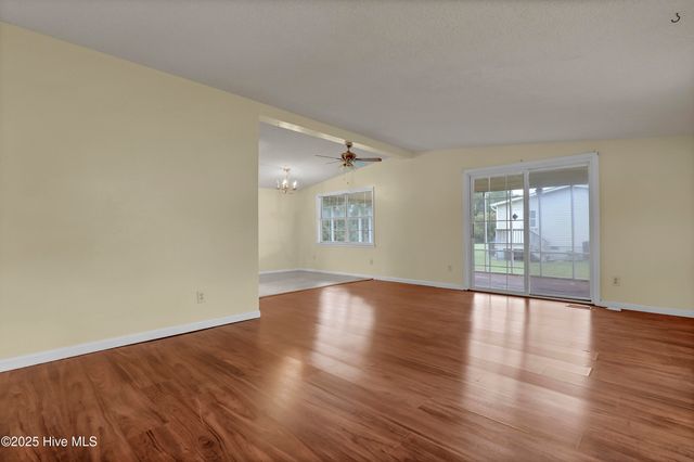 250 Bream Street, Holly Ridge, NC 28445