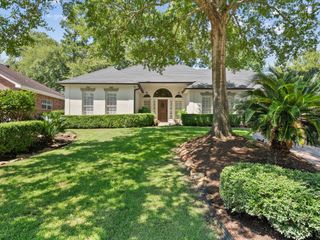 184 Springs Edge Drive, Conroe, TX 77356