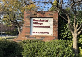 2350 W Good Hope ROAD, Glendale, WI 53209