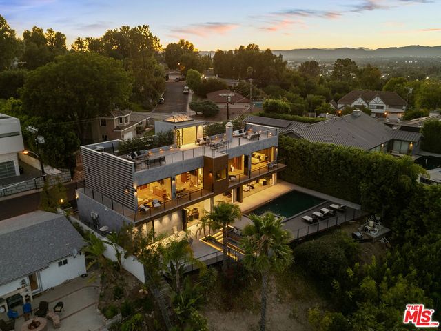 4540 Estrondo Drive, Encino, CA 91436