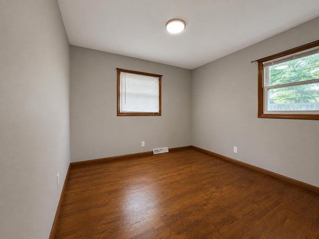 228 S Colonial PARKWAY, Saukville, WI 53080