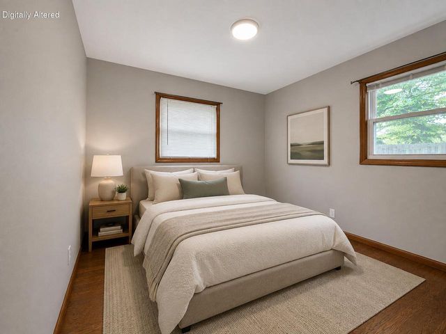 228 S Colonial PARKWAY, Saukville, WI 53080