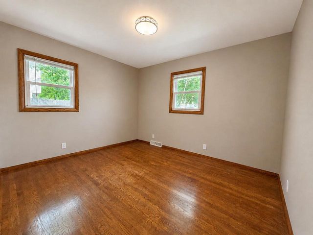 228 S Colonial PARKWAY, Saukville, WI 53080