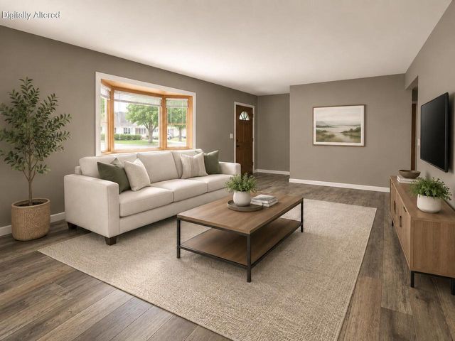 228 S Colonial PARKWAY, Saukville, WI 53080