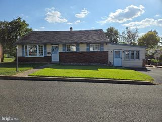 16 LAWNTON RD, Willow Grove, PA 19090