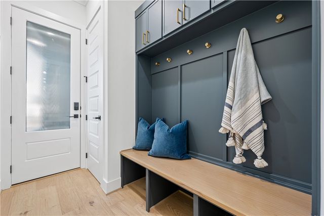 206 S Gleneagle Drive, Cave Springs, AR 72718