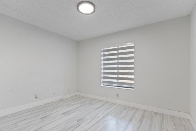 712 Sunny Pine Way E2, Greenacres, FL 33415