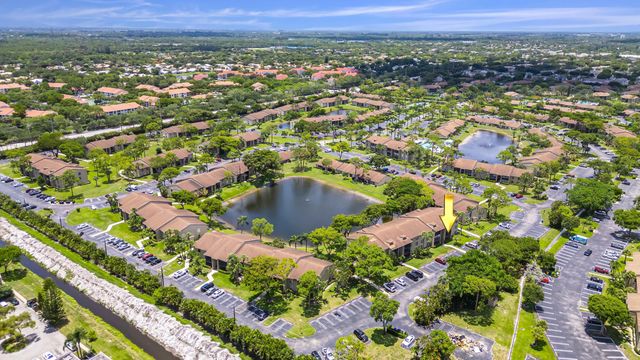 712 Sunny Pine Way E2, Greenacres, FL 33415