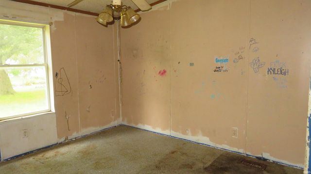 614 CAROL Drive, Walton, IN 46994