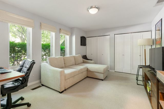 1715 W George Street, Chicago, IL 60657