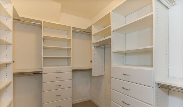 1715 W George Street, Chicago, IL 60657
