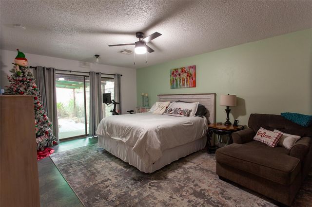 222 Mayfair Circle, Wharton, TX 77488