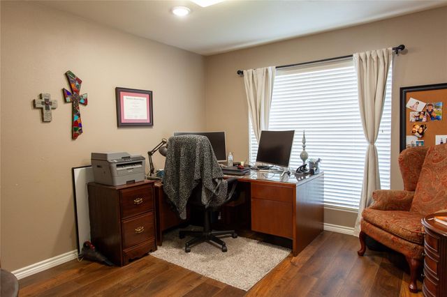 222 Mayfair Circle, Wharton, TX 77488