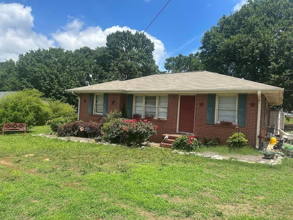 369 W Candler Street, Winder, GA 30680