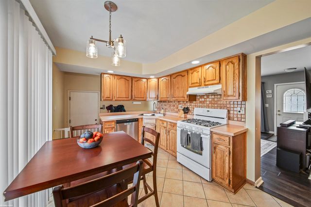 31445 Newport Drive, Warren, MI 48088