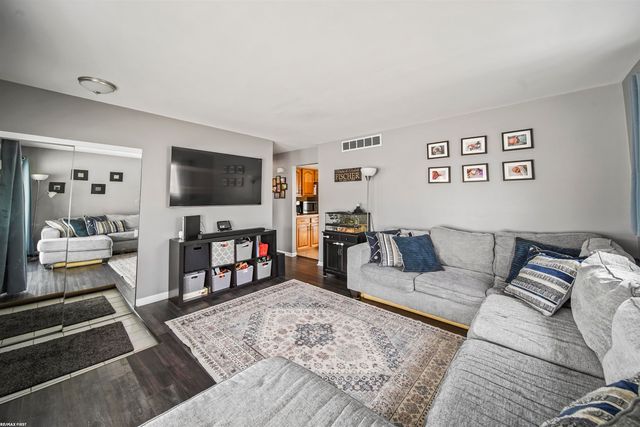 31445 Newport Drive, Warren, MI 48088