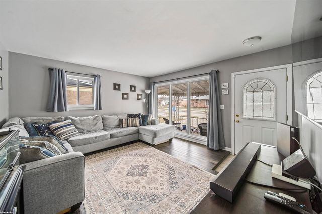 31445 Newport Drive, Warren, MI 48088