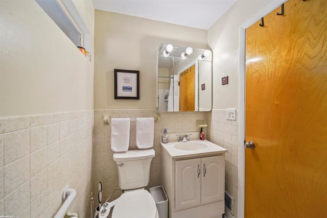 31445 Newport Drive, Warren, MI 48088