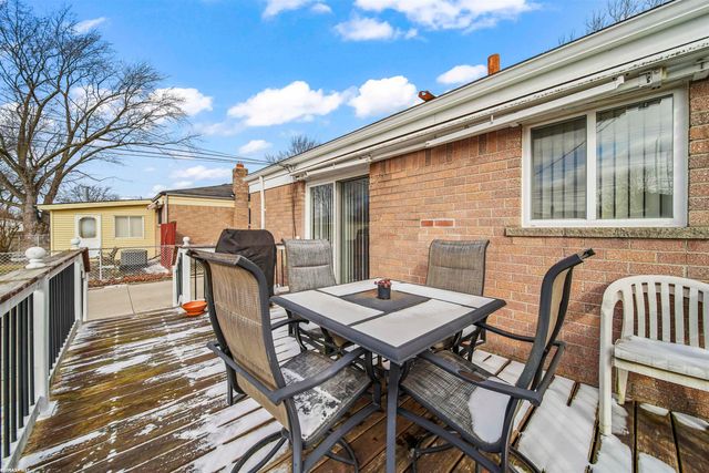 31445 Newport Drive, Warren, MI 48088