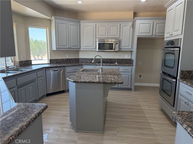 10626 Beaver Avenue, Phelan, CA 92371