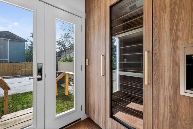 124 19TH AVENUE N, St Petersburg, FL 33704