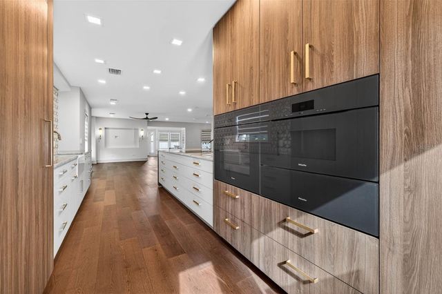 124 19TH AVENUE N, St Petersburg, FL 33704