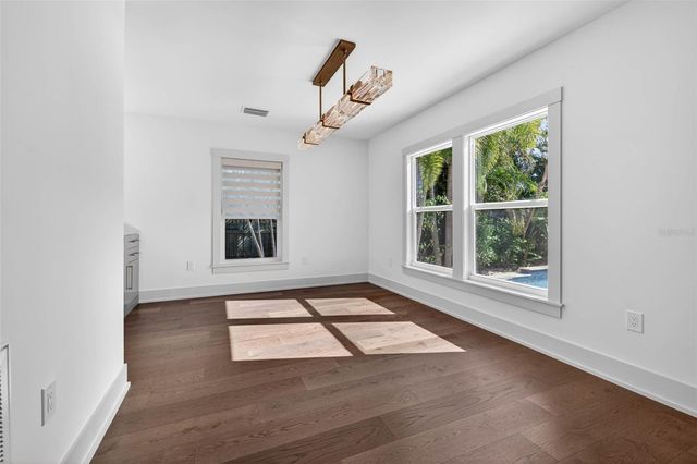 124 19TH AVENUE N, St Petersburg, FL 33704