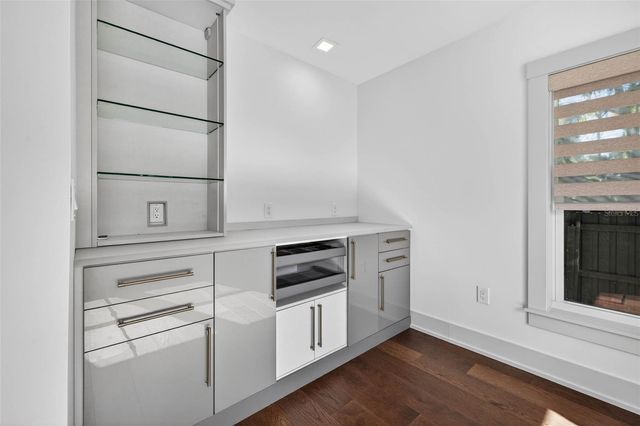 124 19TH AVENUE N, St Petersburg, FL 33704