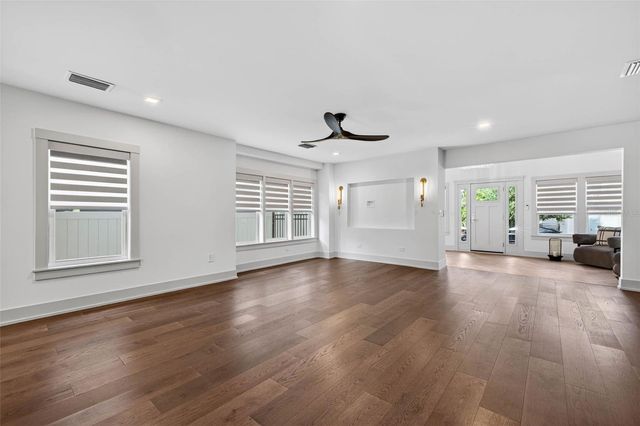 124 19TH AVENUE N, St Petersburg, FL 33704