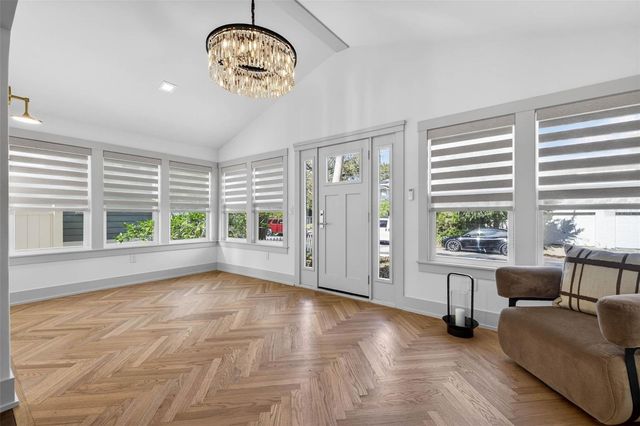 124 19TH AVENUE N, St Petersburg, FL 33704