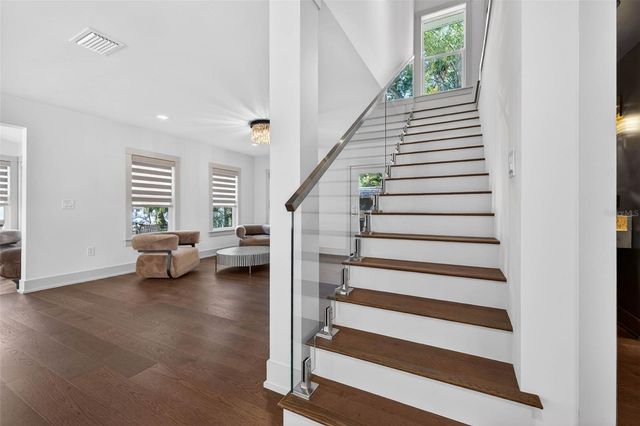 124 19TH AVENUE N, St Petersburg, FL 33704