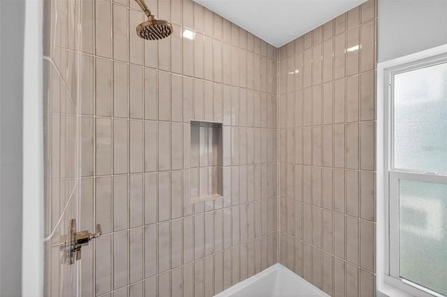 124 19TH AVENUE N, St Petersburg, FL 33704