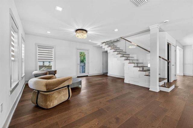 124 19TH AVENUE N, St Petersburg, FL 33704