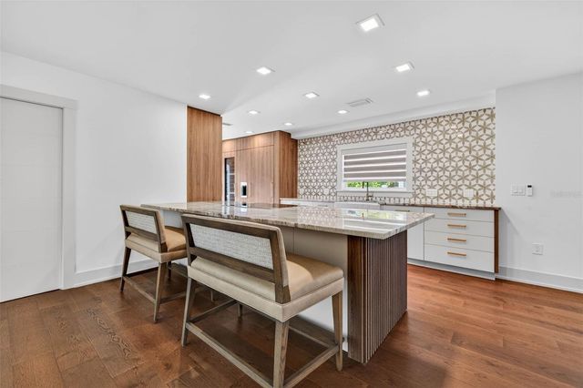 124 19TH AVENUE N, St Petersburg, FL 33704