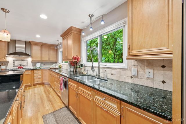 9943 Huntersrun Lane, Symmes Twp, OH 45242